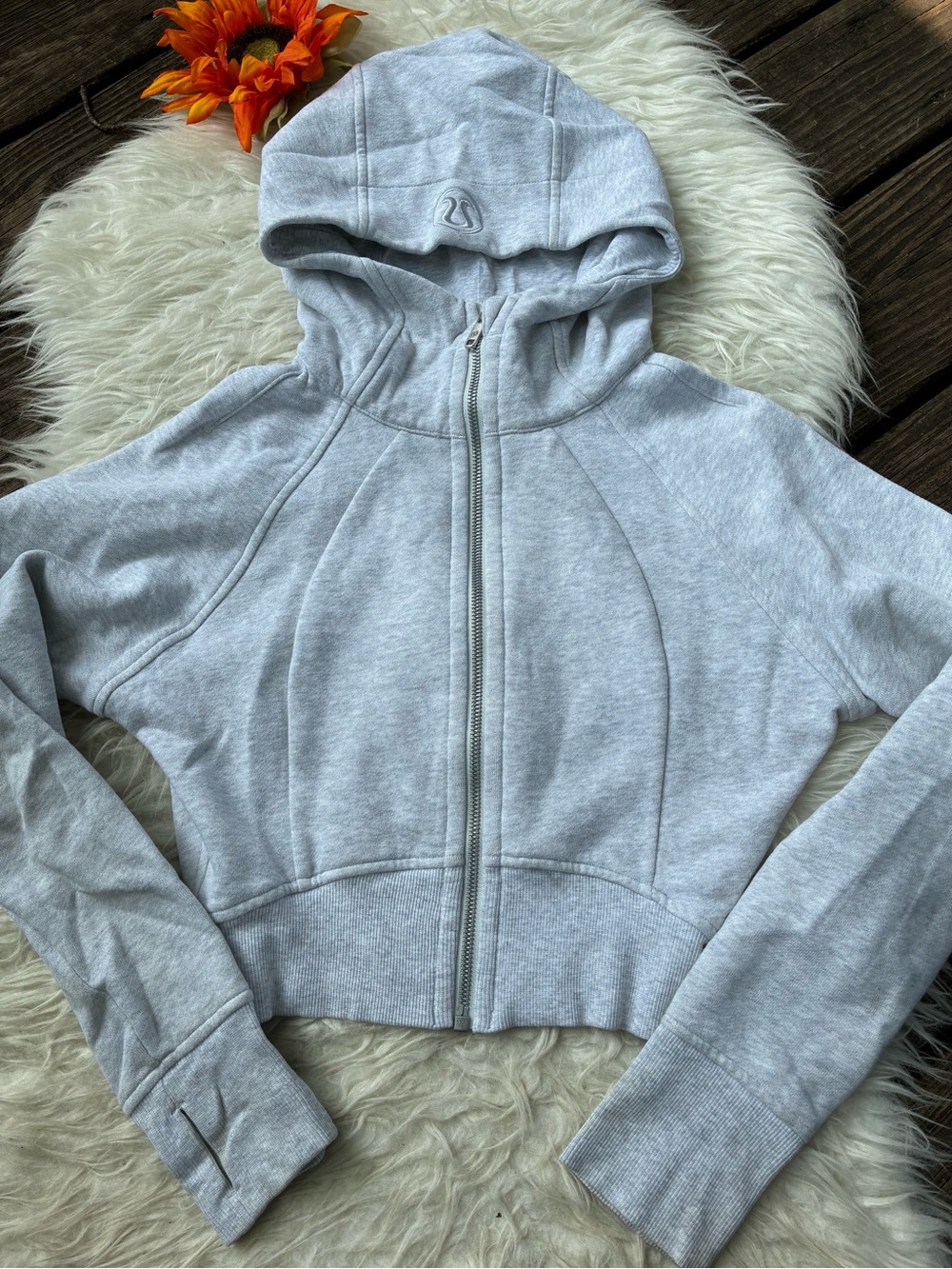 🌺LULULEMON full zip hooded crop jacket 🌺